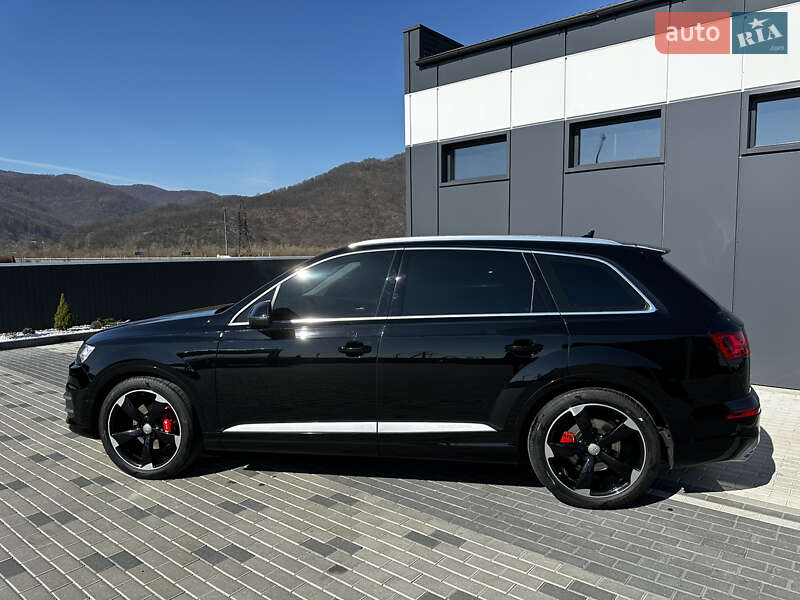 Внедорожник / Кроссовер Audi Q7 2015 в Хусте
