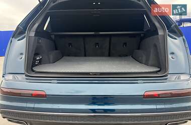 Внедорожник / Кроссовер Audi Q7 2018 в 