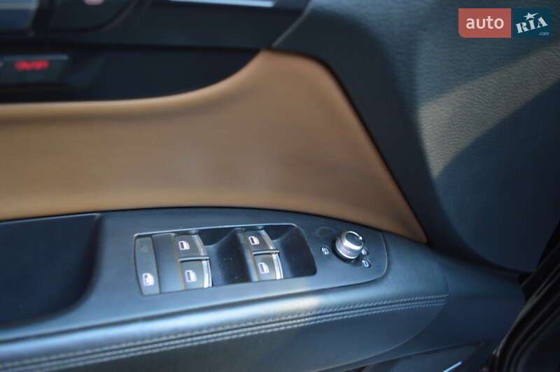 Позашляховик / Кросовер Audi Q7 2013 в Львові