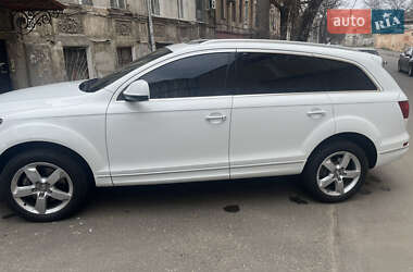 Внедорожник / Кроссовер Audi Q7 2013 в 