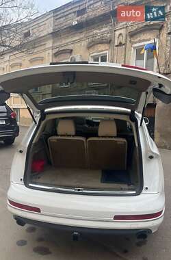 Внедорожник / Кроссовер Audi Q7 2013 в 