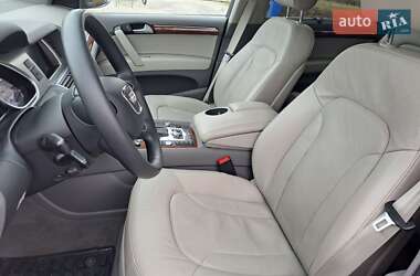 Позашляховик / Кросовер Audi Q7 2015 в 