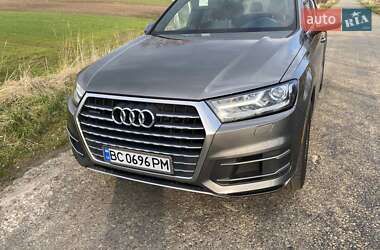 Позашляховик / Кросовер Audi Q7 2017 в 