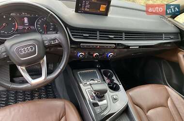 Позашляховик / Кросовер Audi Q7 2017 в 