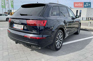 Внедорожник / Кроссовер Audi Q7 2017 в 