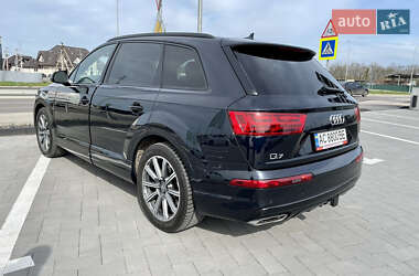 Внедорожник / Кроссовер Audi Q7 2017 в 