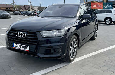 Внедорожник / Кроссовер Audi Q7 2017 в 