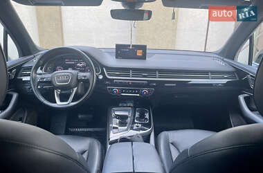 Внедорожник / Кроссовер Audi Q7 2017 в 