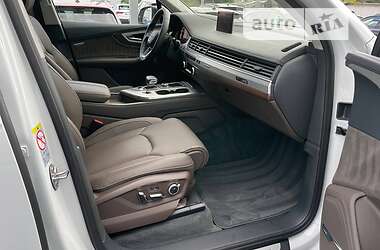 Внедорожник / Кроссовер Audi Q7 2018 в 