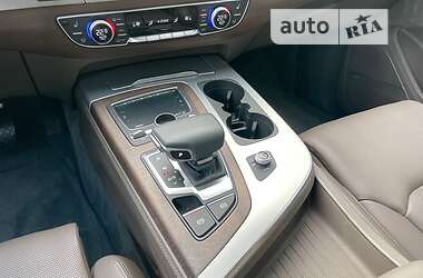 Внедорожник / Кроссовер Audi Q7 2018 в 
