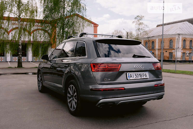 Позашляховик / Кросовер Audi Q7 2016 в Києві