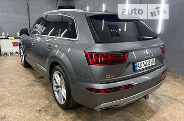 Внедорожник / Кроссовер Audi Q7 2017 в 