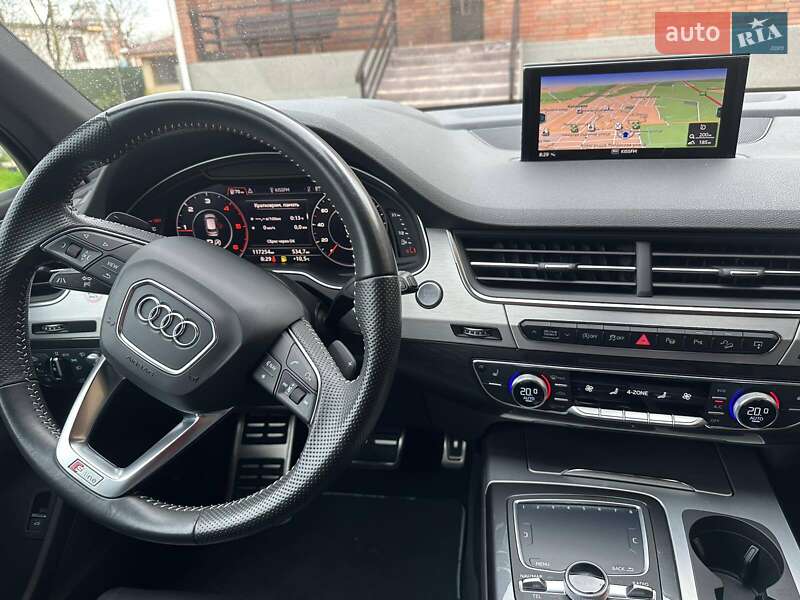 Позашляховик / Кросовер Audi Q7 2017 в Києві
