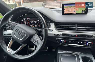 Позашляховик / Кросовер Audi Q7 2017 в 