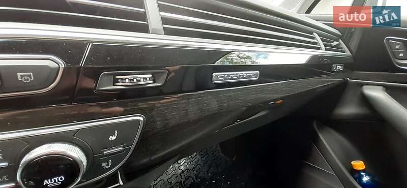 Позашляховик / Кросовер Audi Q7 2018 в Львові