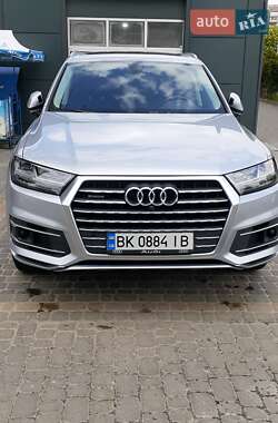 Позашляховик / Кросовер Audi Q7 2018 в Львові