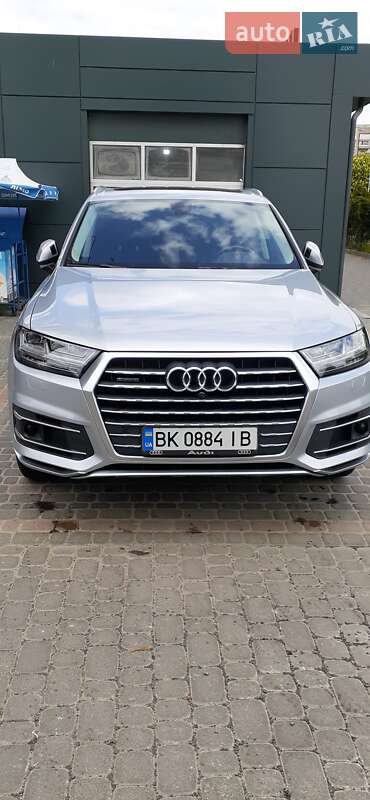 Позашляховик / Кросовер Audi Q7 2018 в Львові
