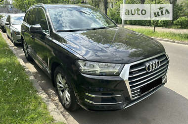 Внедорожник / Кроссовер Audi Q7 2017 в 