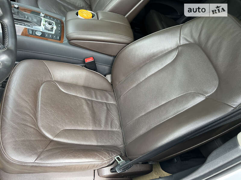 Позашляховик / Кросовер Audi Q7 2013 в Луцьку