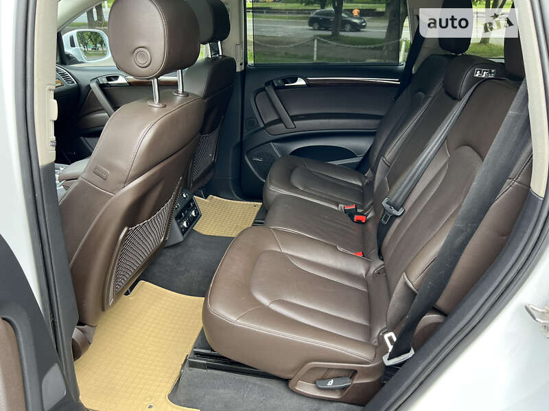 Позашляховик / Кросовер Audi Q7 2013 в Луцьку
