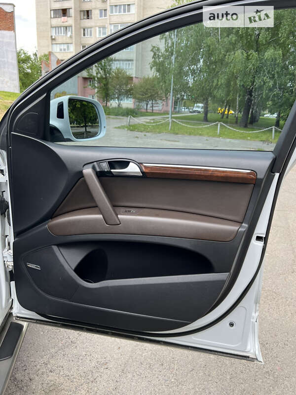 Позашляховик / Кросовер Audi Q7 2013 в Луцьку
