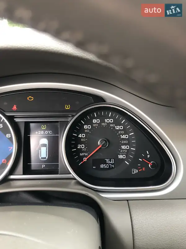 Внедорожник / Кроссовер Audi Q7 2011 в 