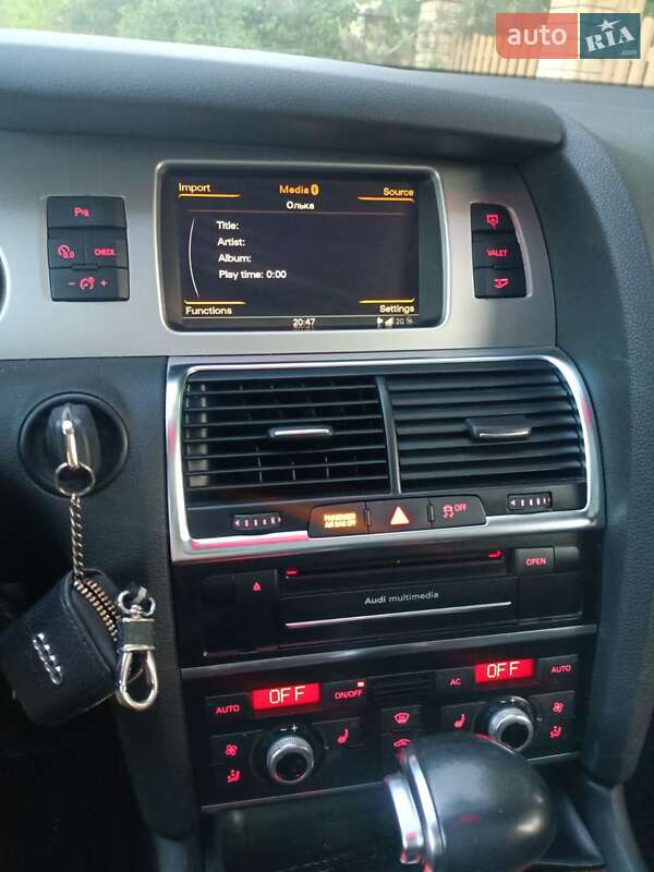 Внедорожник / Кроссовер Audi Q7 2012 в Черновцах