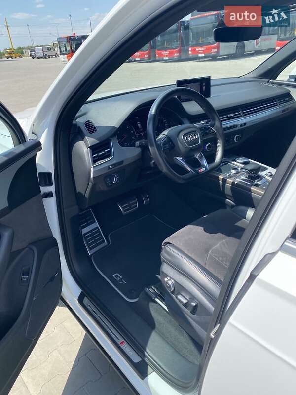 Внедорожник / Кроссовер Audi Q7 2016 в Луцке