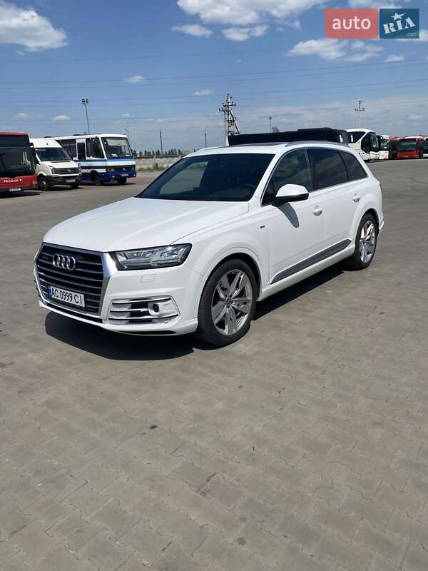 Внедорожник / Кроссовер Audi Q7 2016 в Луцке