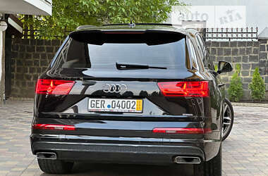 Внедорожник / Кроссовер Audi Q7 2017 в 