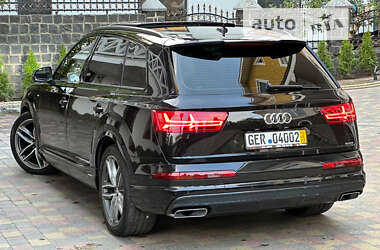 Внедорожник / Кроссовер Audi Q7 2017 в 