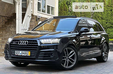 Внедорожник / Кроссовер Audi Q7 2017 в 