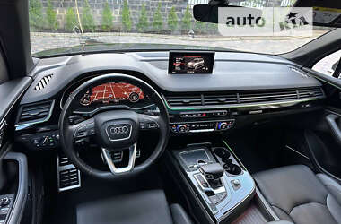 Внедорожник / Кроссовер Audi Q7 2017 в 