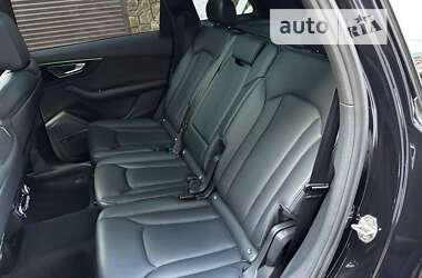 Внедорожник / Кроссовер Audi Q7 2017 в 