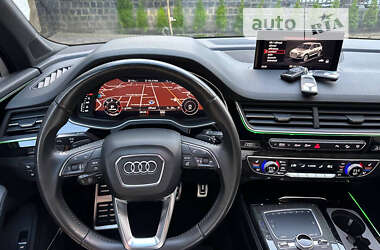 Внедорожник / Кроссовер Audi Q7 2017 в 
