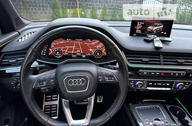 Внедорожник / Кроссовер Audi Q7 2017 в 
