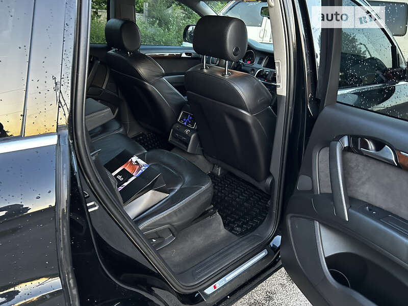 Внедорожник / Кроссовер Audi Q7 2010 в Мироновке