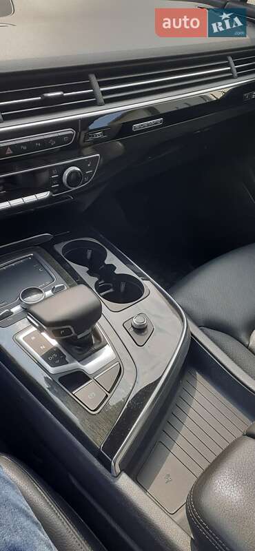 Позашляховик / Кросовер Audi Q7 2018 в Львові