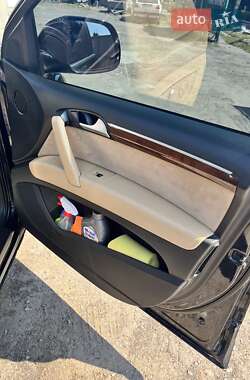 Внедорожник / Кроссовер Audi Q7 2010 в 