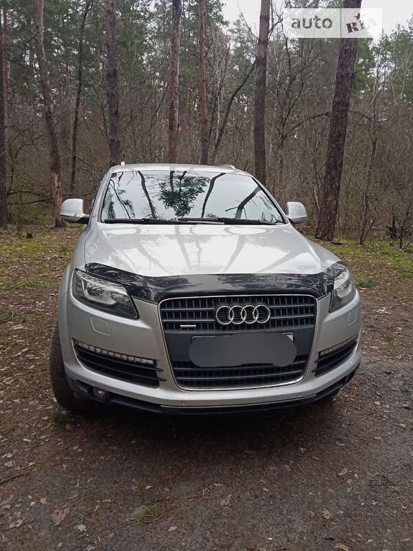 Позашляховик / Кросовер Audi Q7 2009 в Броварах