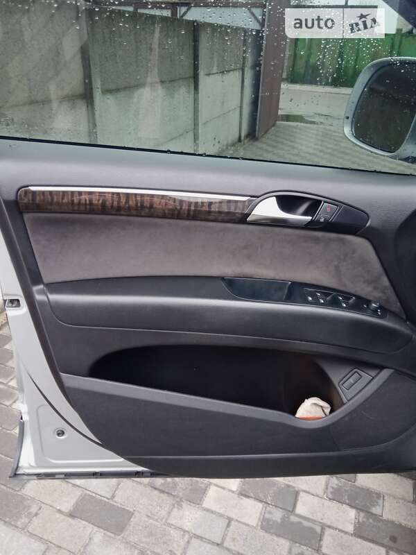 Позашляховик / Кросовер Audi Q7 2009 в Броварах