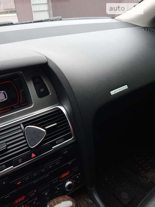 Позашляховик / Кросовер Audi Q7 2009 в Броварах