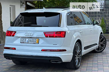 Позашляховик / Кросовер Audi Q7 2017 в 