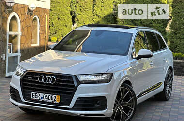 Позашляховик / Кросовер Audi Q7 2017 в 