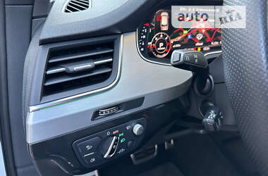 Позашляховик / Кросовер Audi Q7 2017 в 