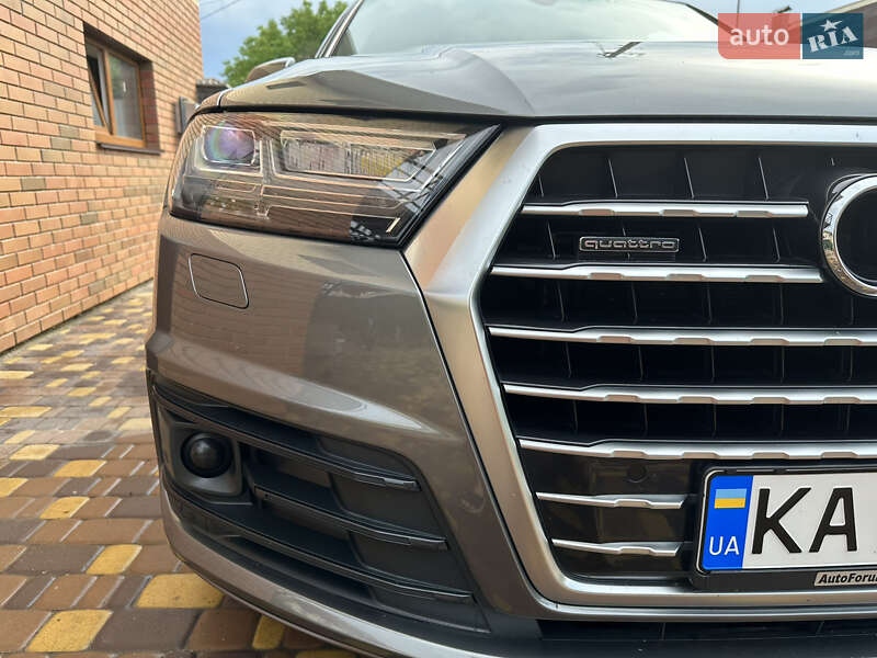Позашляховик / Кросовер Audi Q7 2017 в Києві