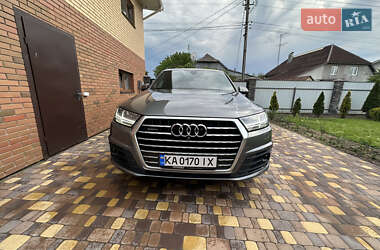 Позашляховик / Кросовер Audi Q7 2017 в 