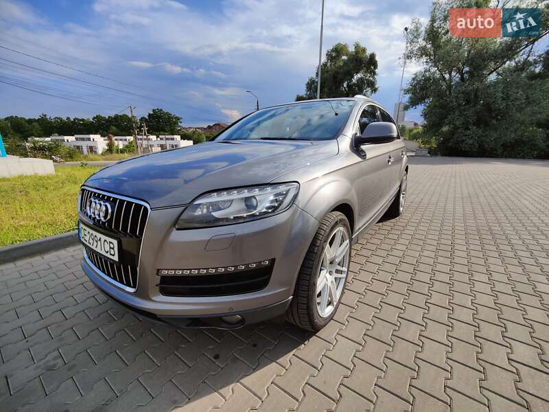 Позашляховик / Кросовер Audi Q7 2010 в Чернівцях