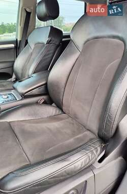 Внедорожник / Кроссовер Audi Q7 2010 в Черновцах