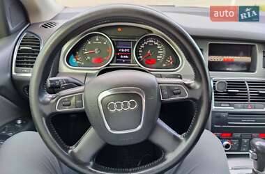 Внедорожник / Кроссовер Audi Q7 2010 в Черновцах